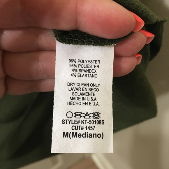 NWOT SUPER Awesome Crop Top! - Picture 4 of 4